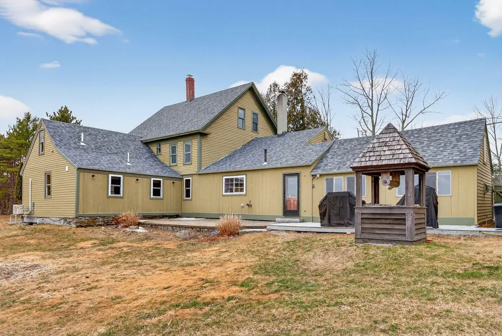 307 Route 41 Winthrop ME 04364