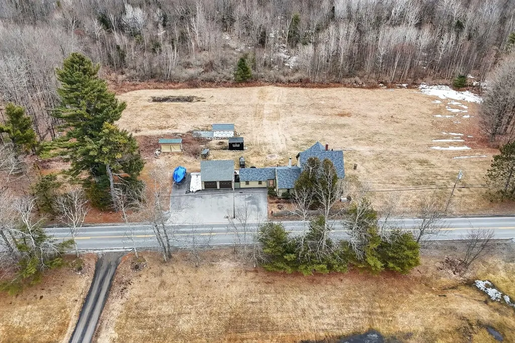 307 Route 41 Winthrop ME 04364