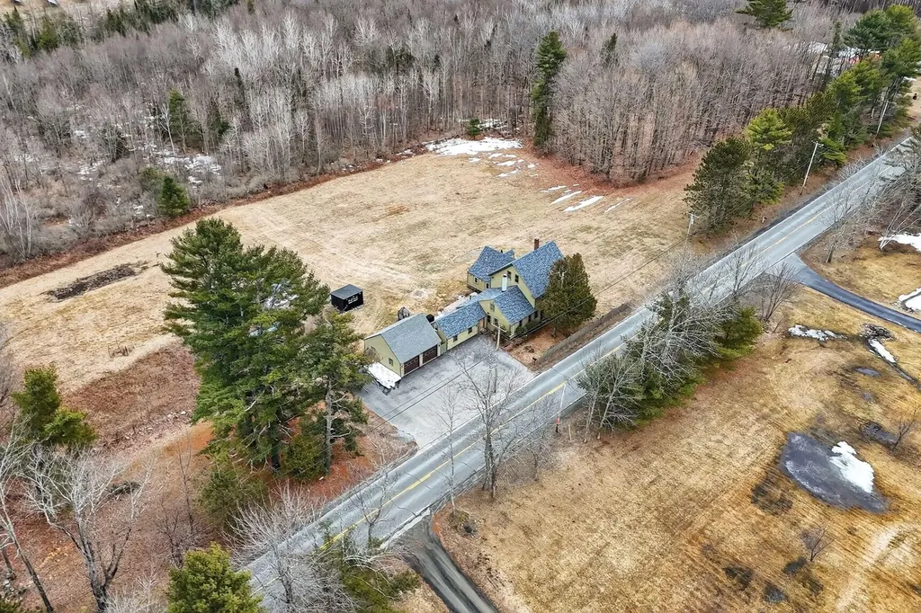 307 Route 41 Winthrop ME 04364