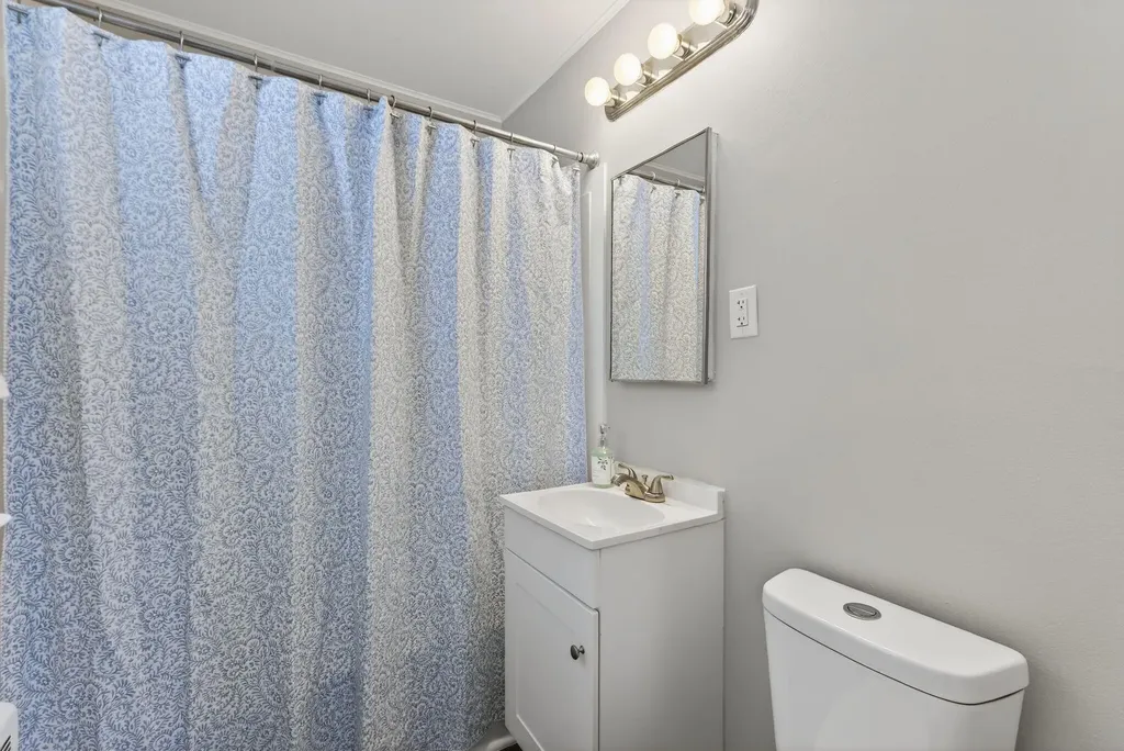 224 Congress Circle Topsham ME 04086