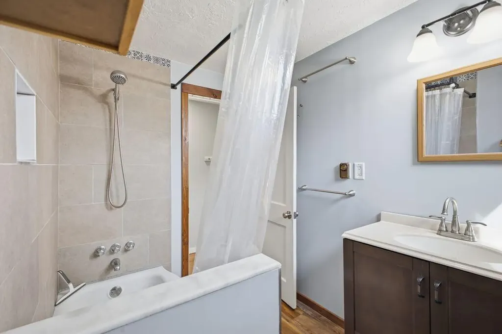 4 Longfellow Drive Westbrook ME 04092