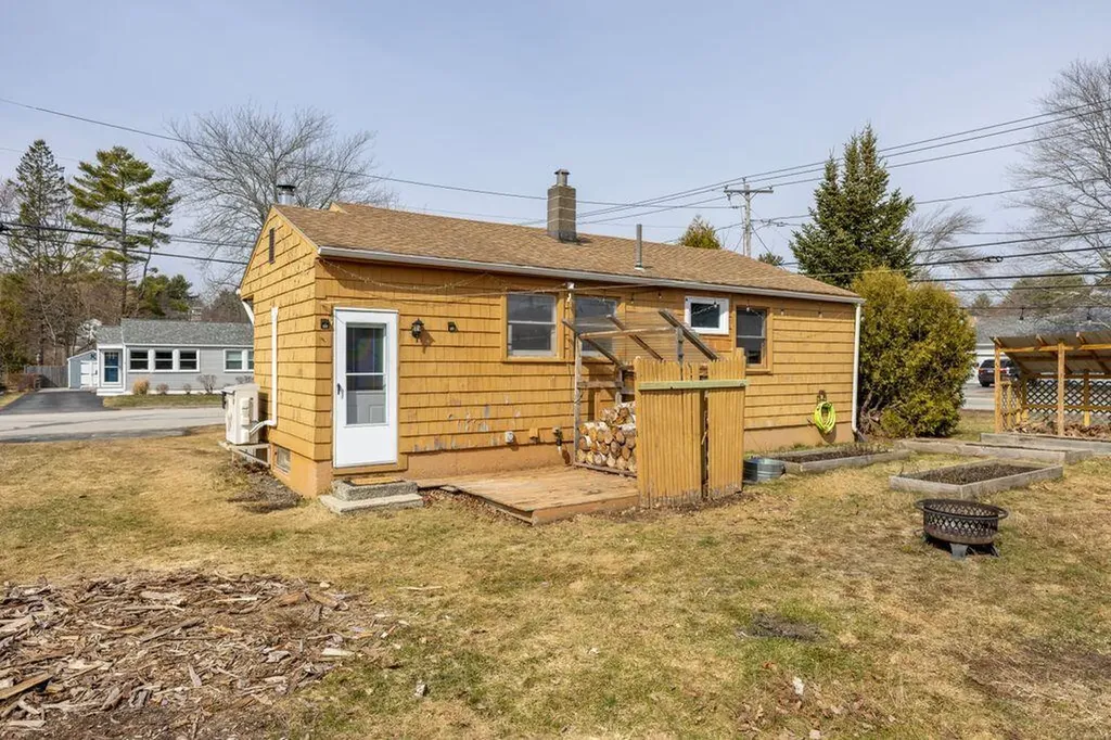 4 Longfellow Drive Westbrook ME 04092