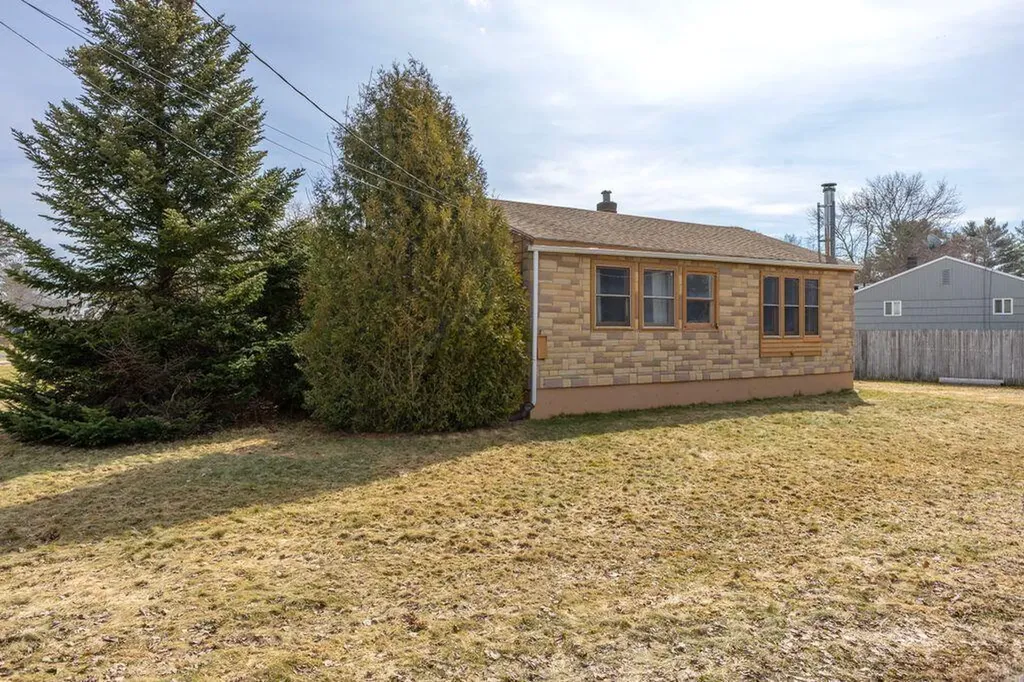 4 Longfellow Drive Westbrook ME 04092