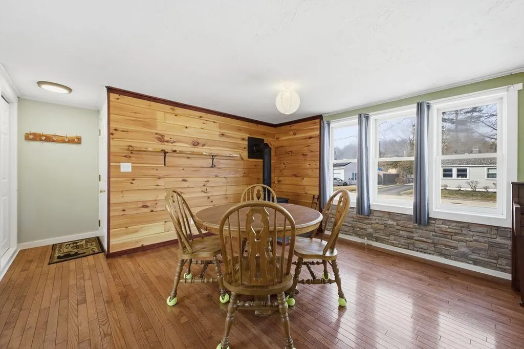 4 Longfellow Drive Westbrook ME 04092