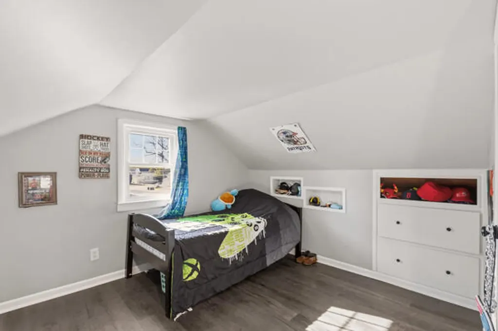 32 Grove Street Lewiston ME 04240