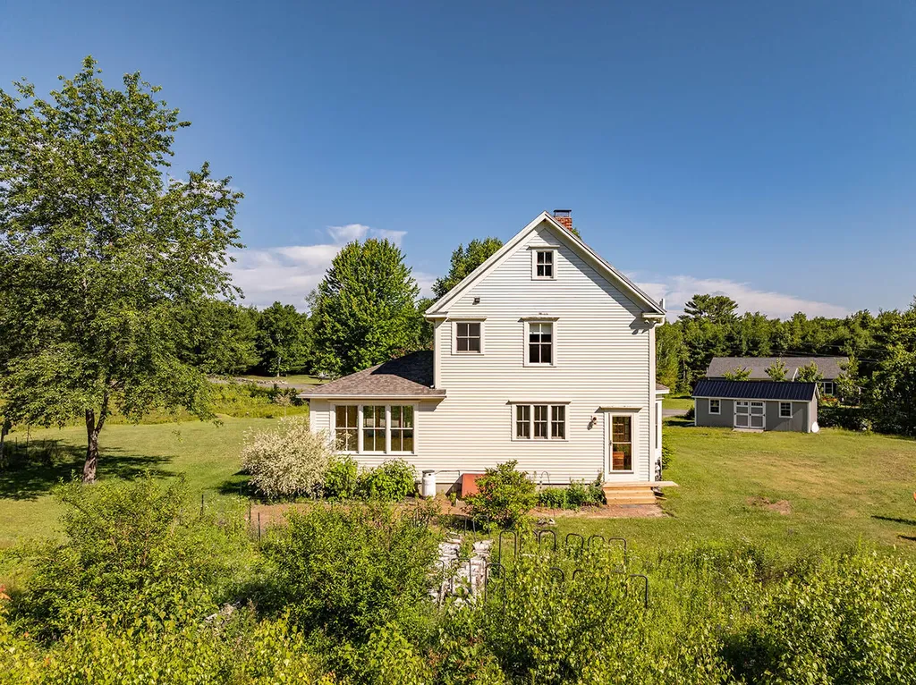 55 Bluebird Road Warren ME 04864