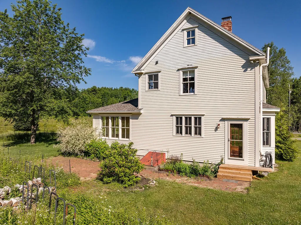 55 Bluebird Road Warren ME 04864