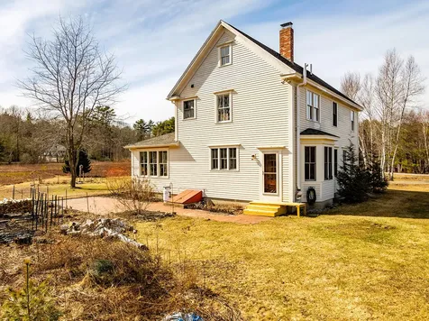 55 Bluebird Road Warren ME 04864