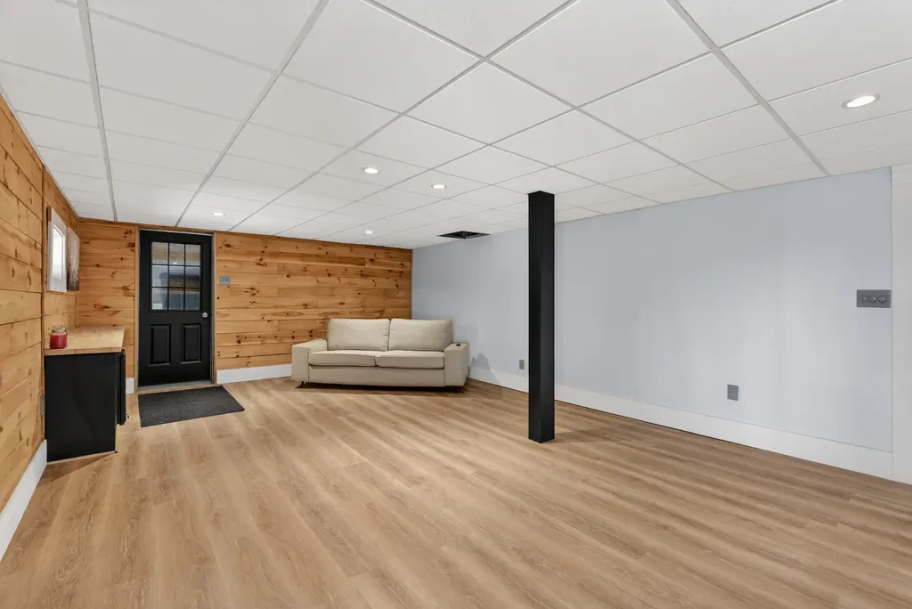 54 Raptor Ridge Road Limerick ME 04048