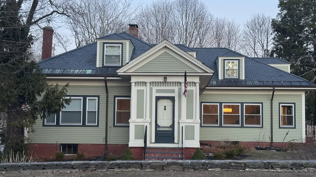 93 Foreside Road Falmouth ME 04105