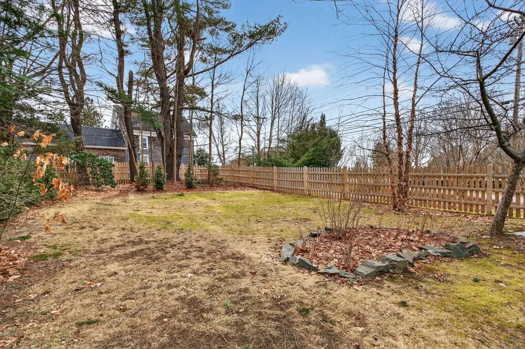 93 Foreside Road Falmouth ME 04105