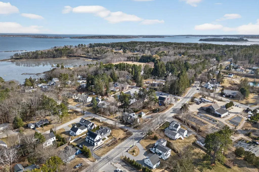 93 Foreside Road Falmouth ME 04105