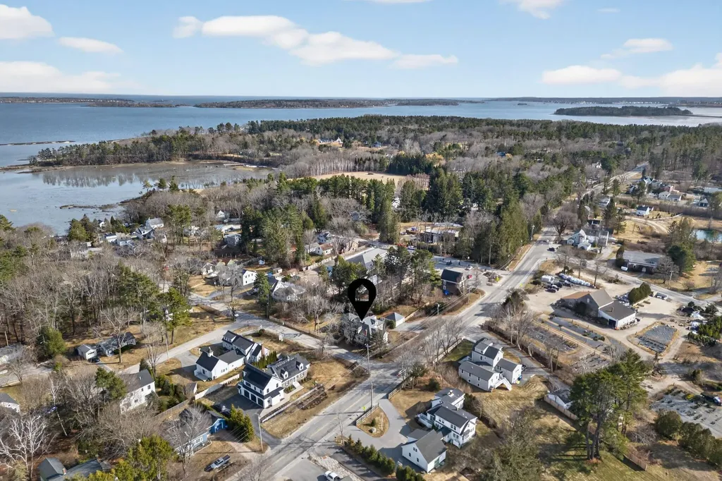 93 Foreside Road Falmouth ME 04105
