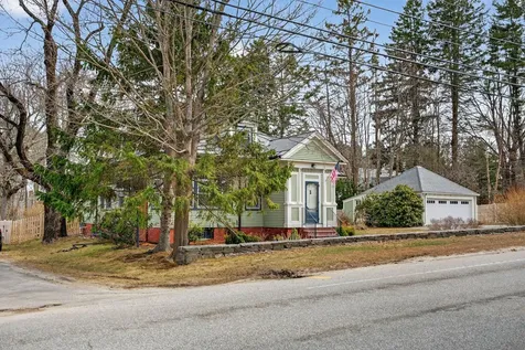 93 Foreside Road Falmouth ME 04105