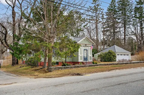 93 Foreside Road Falmouth ME 04105