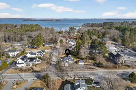 93 Foreside Road Falmouth ME 04105
