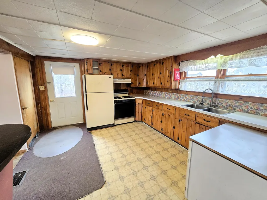 156 Depot Street Unity ME 04988