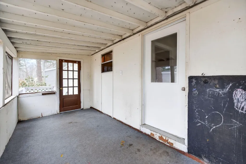 15 Valerie Avenue Brunswick ME 04011