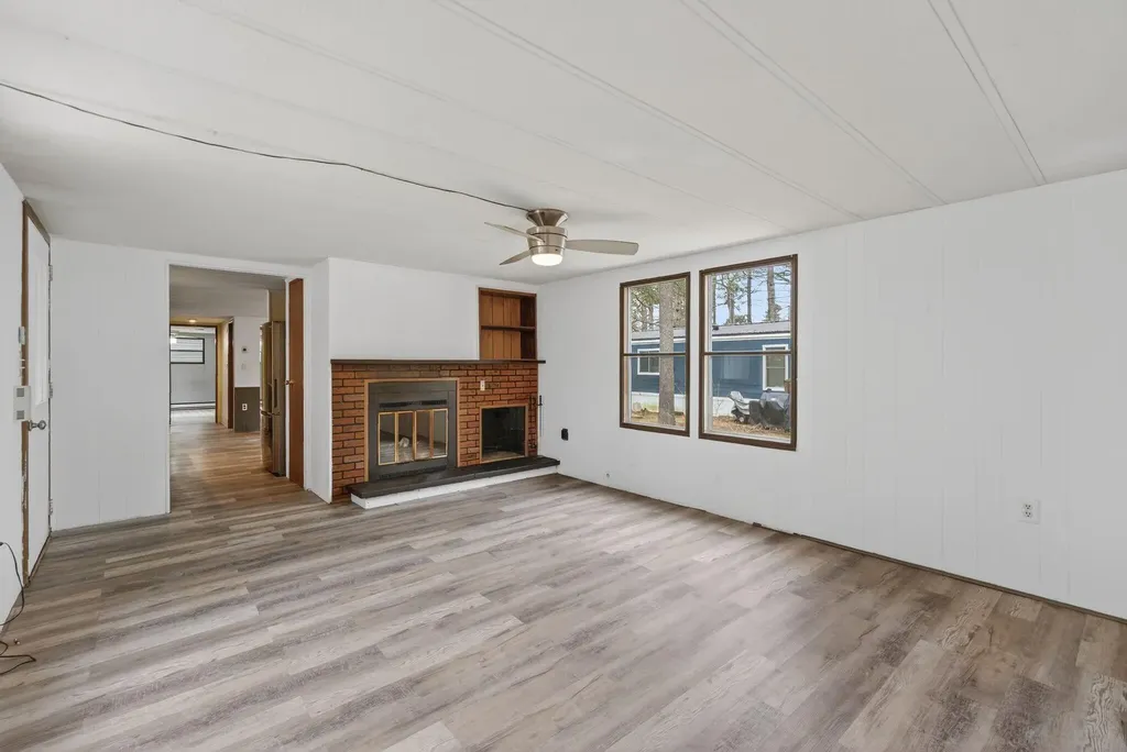 15 Valerie Avenue Brunswick ME 04011