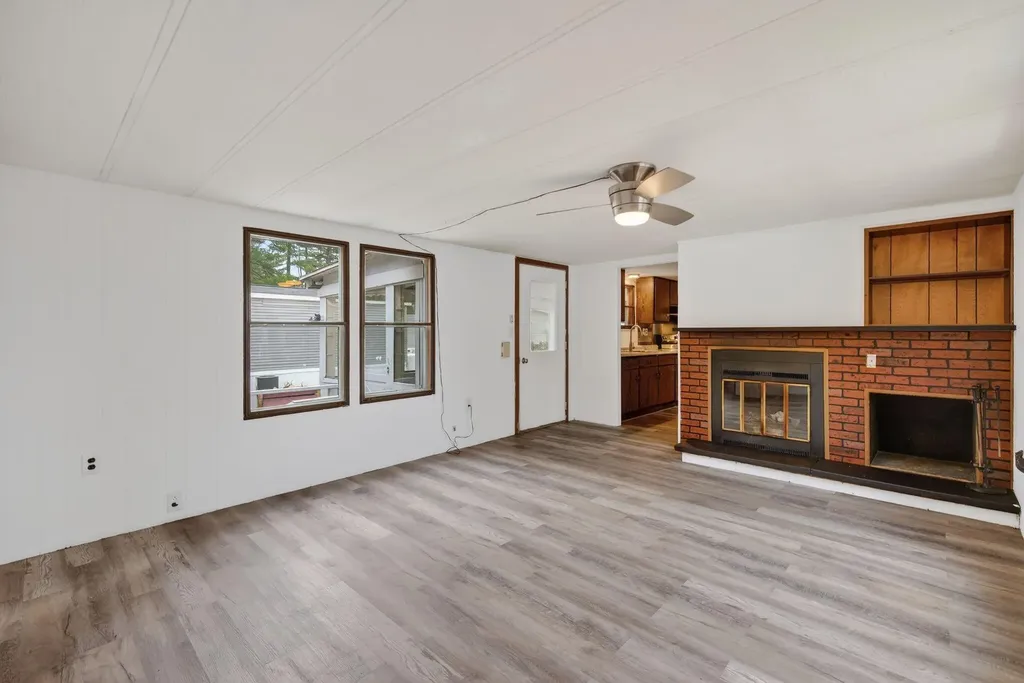 15 Valerie Avenue Brunswick ME 04011