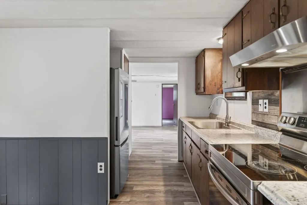 15 Valerie Avenue Brunswick ME 04011