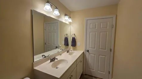 25 Village Circle Augusta ME 04330