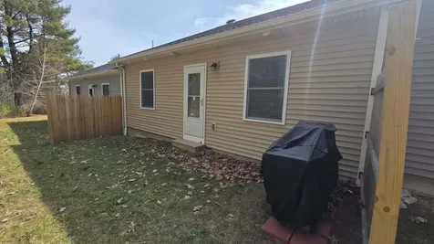 25 Village Circle Augusta ME 04330