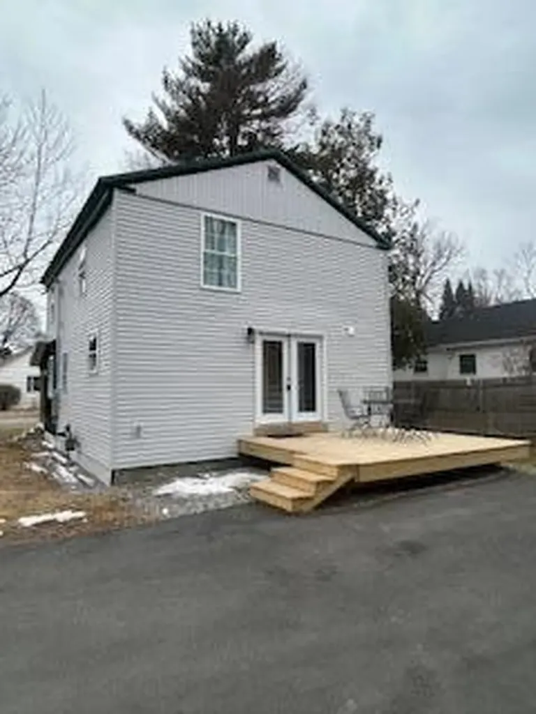 18 Woodbury Street Bangor ME 04401
