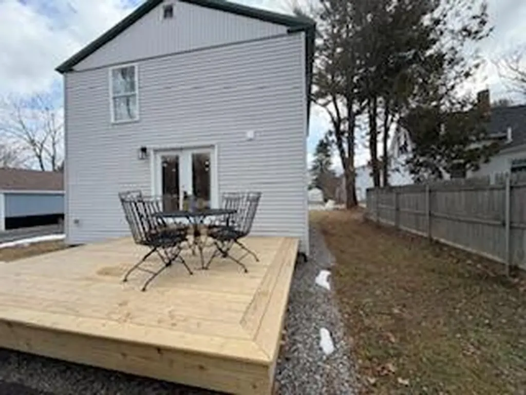 18 Woodbury Street Bangor ME 04401