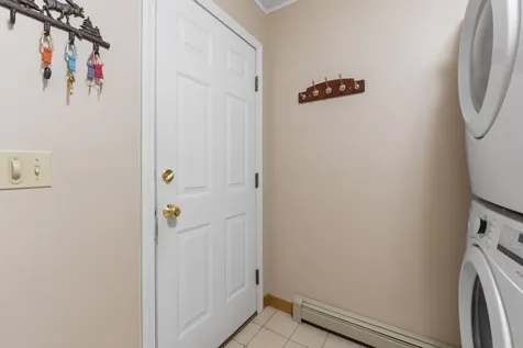 7 Casselton Road Raymond ME 04071