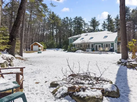 7 Casselton Road Raymond ME 04071