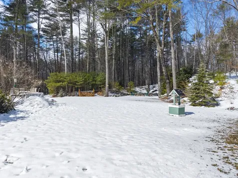 7 Casselton Road Raymond ME 04071