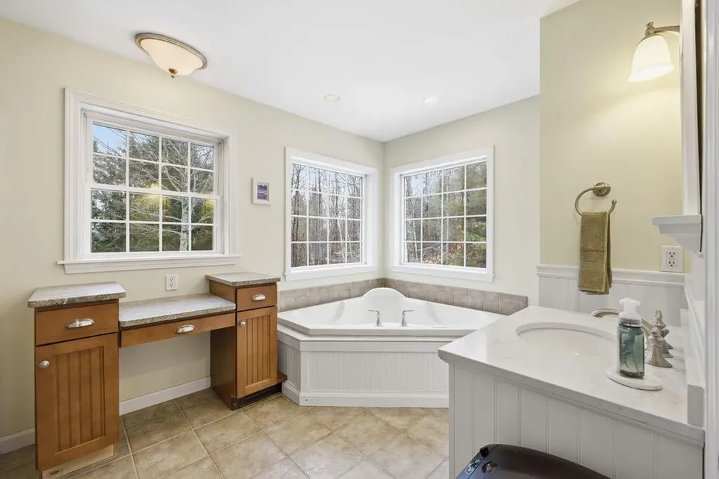 99 Nash Road Windham ME 04062