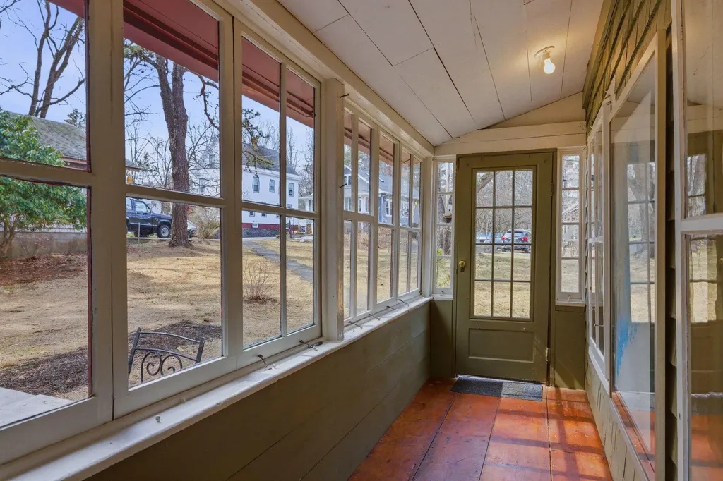 24 Newson Avenue Kittery ME 03904