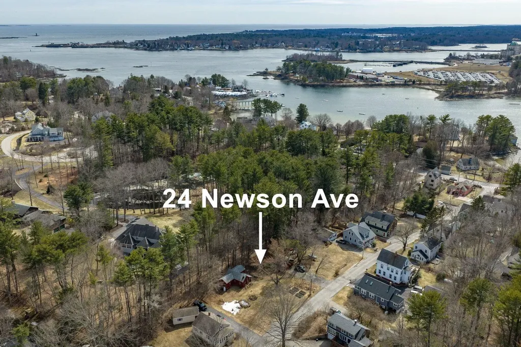 24 Newson Avenue Kittery ME 03904