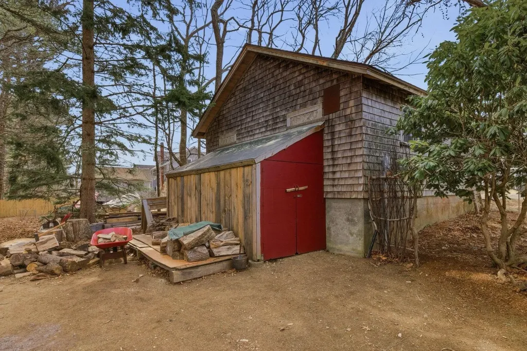 24 Newson Avenue Kittery ME 03904
