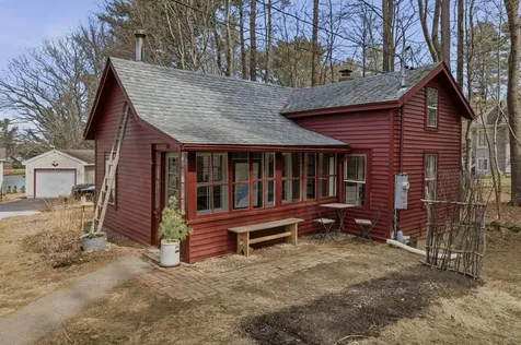 24 Newson Avenue Kittery ME 03904