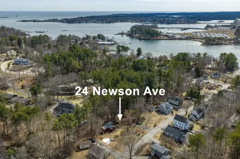 24 Newson Avenue Kittery ME 03904