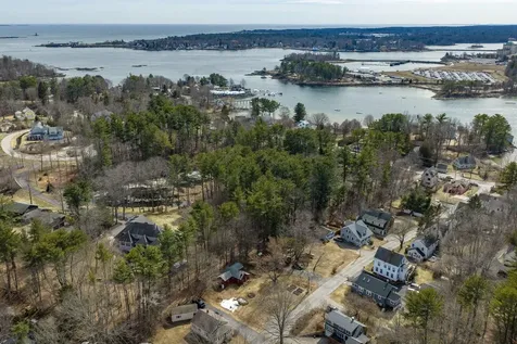 24 Newson Avenue Kittery ME 03904