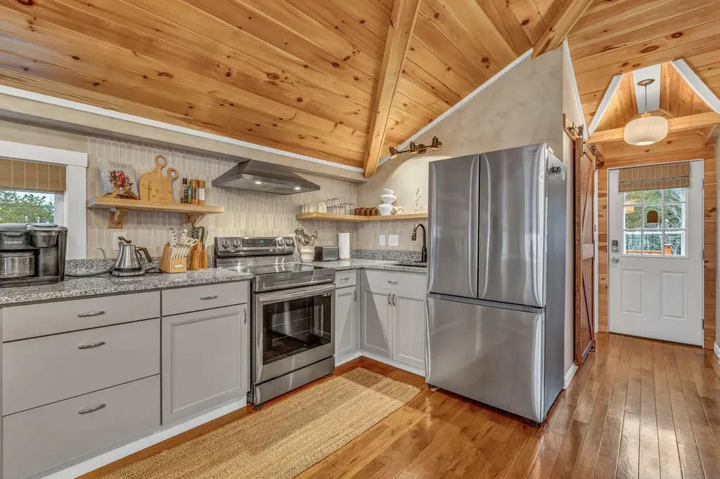 162 E Grand Avenue Old Orchard Beach ME 04064