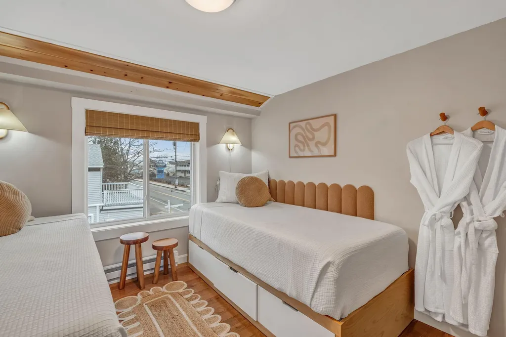 162 E Grand Avenue Old Orchard Beach ME 04064