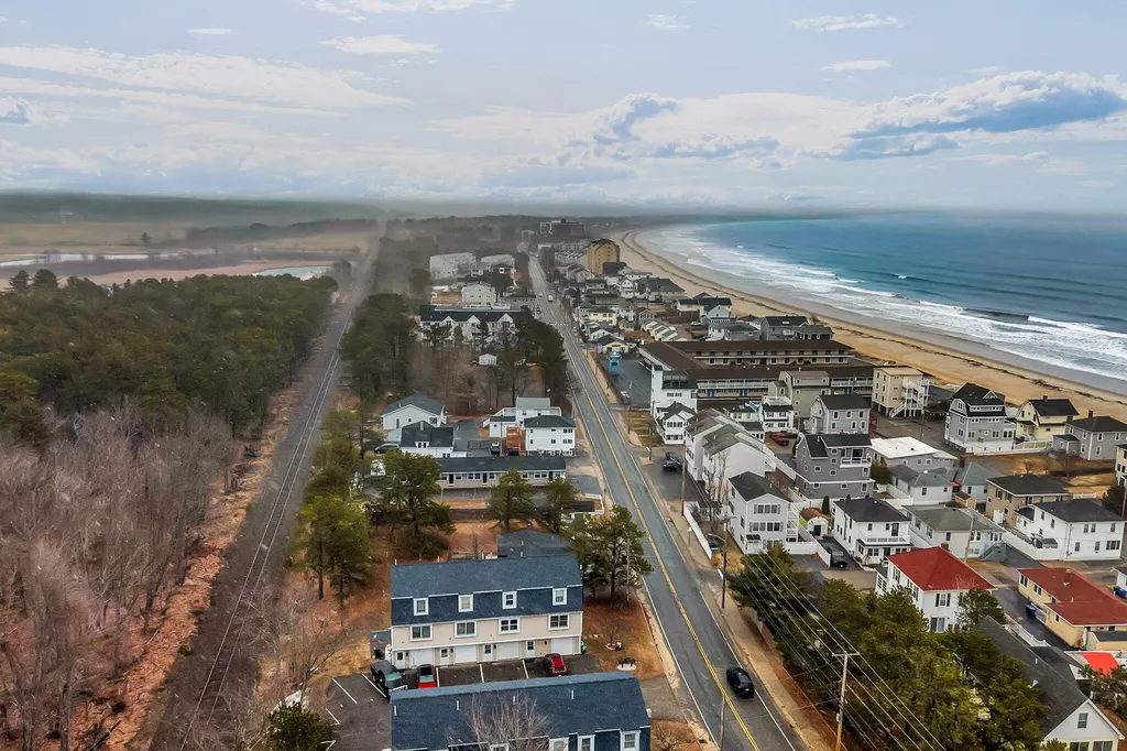 162 E Grand Avenue Old Orchard Beach ME 04064