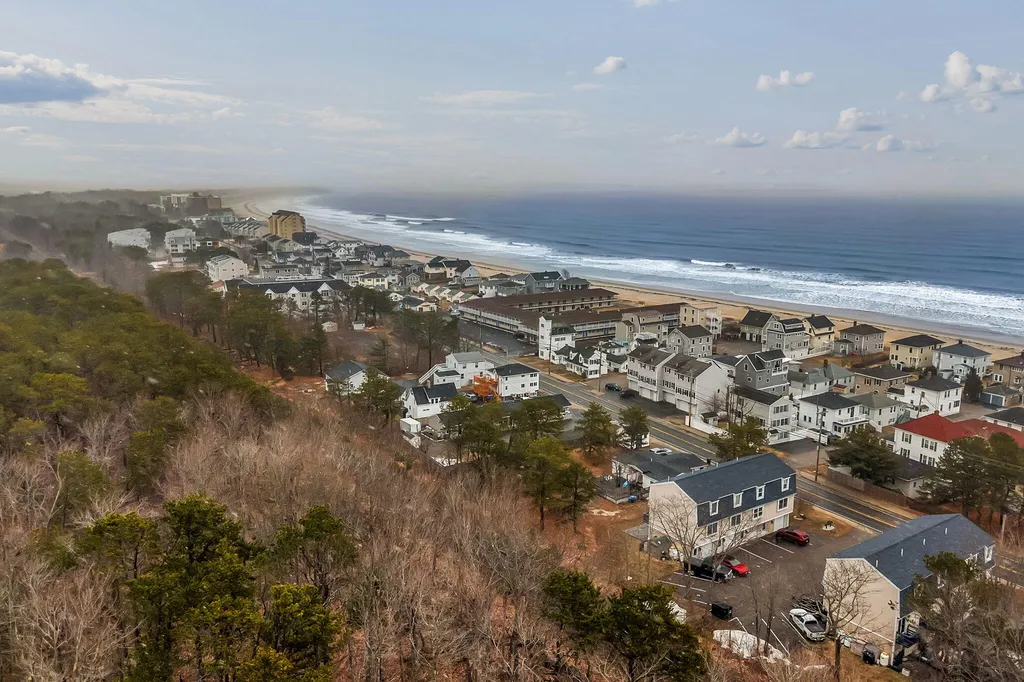 162 E Grand Avenue Old Orchard Beach ME 04064