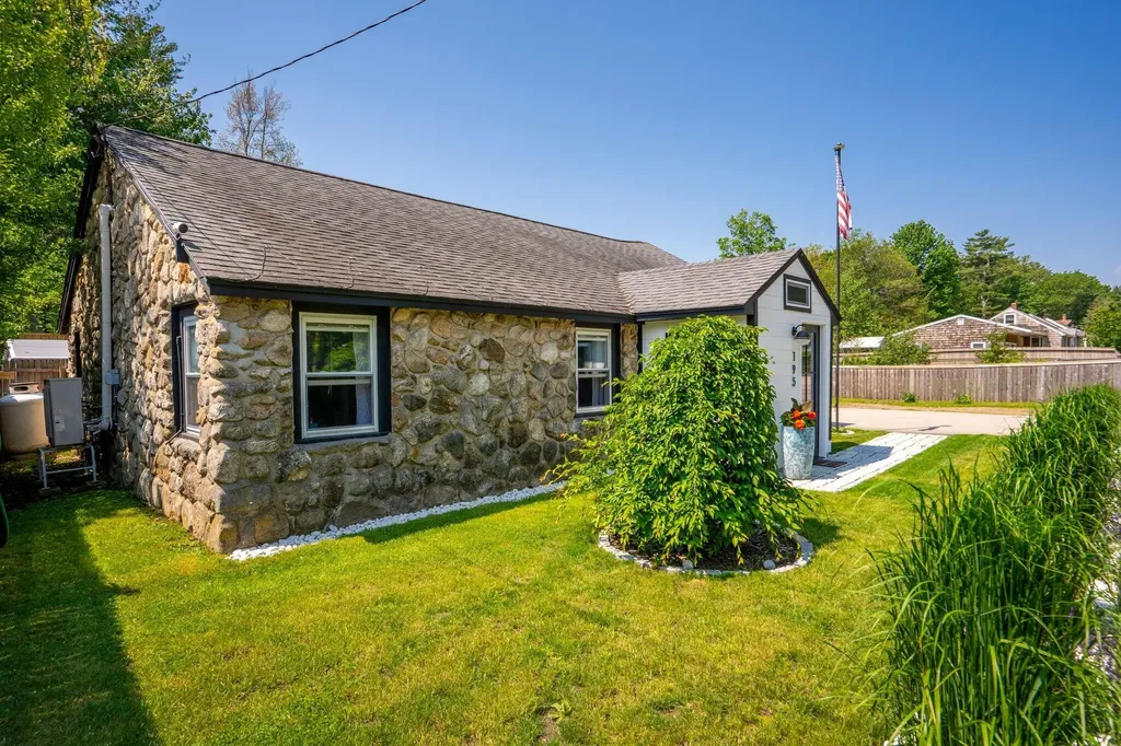 195 Temple Avenue Old Orchard Beach ME 04064