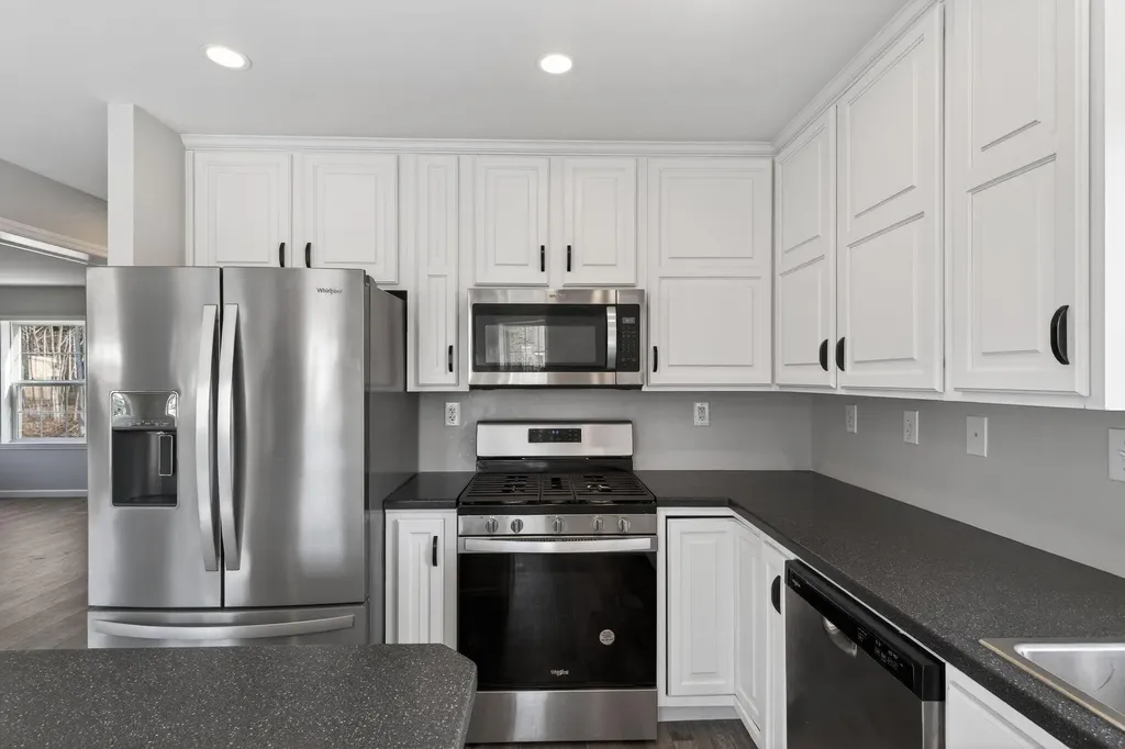 13 Mathew Way Scarborough ME 04074