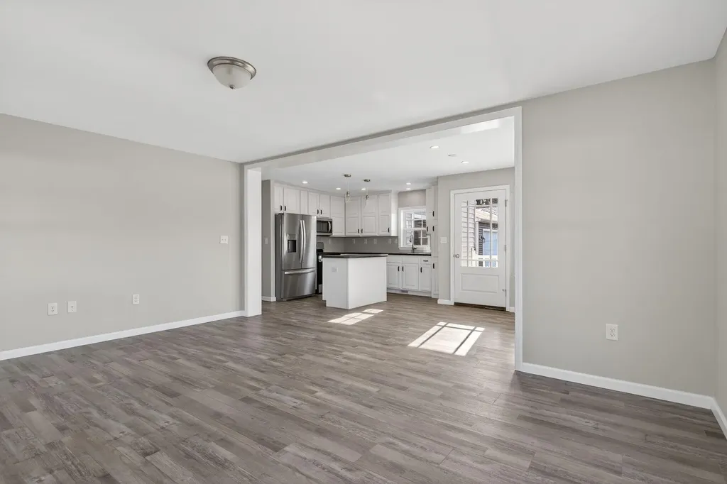 13 Mathew Way Scarborough ME 04074