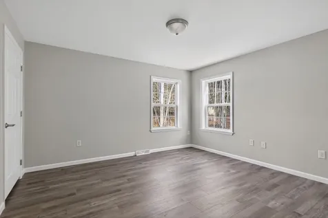 13 Mathew Way Scarborough ME 04074