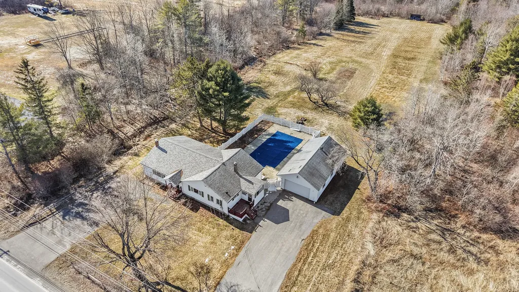 210 Billings Road Hermon ME 04401