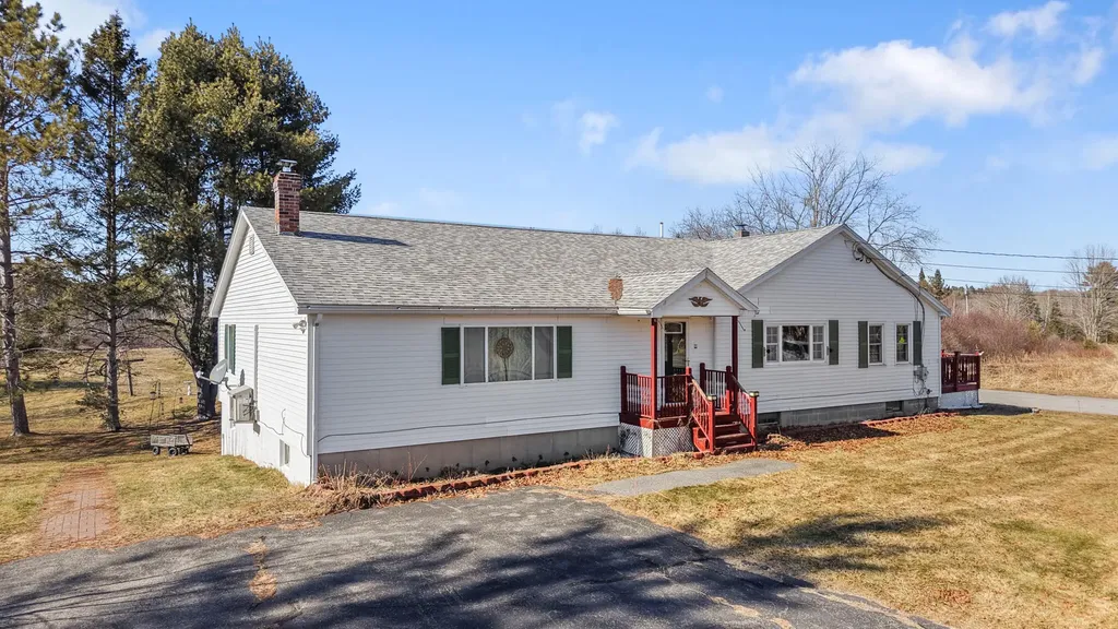 210 Billings Road Hermon ME 04401