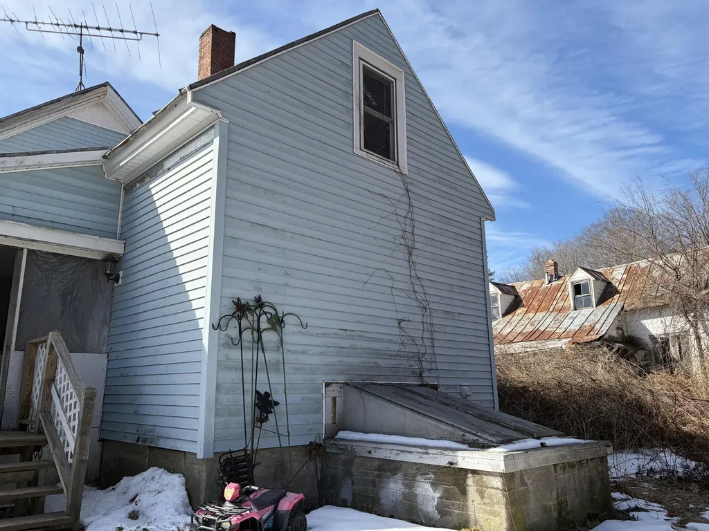 10 Madison Street Anson ME 04958